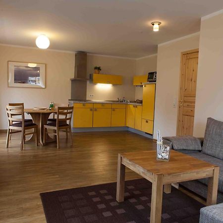 Haus Stoertebeker Appartements - Hotel Garni, Seebad ลุบมิน ภายนอก รูปภาพ