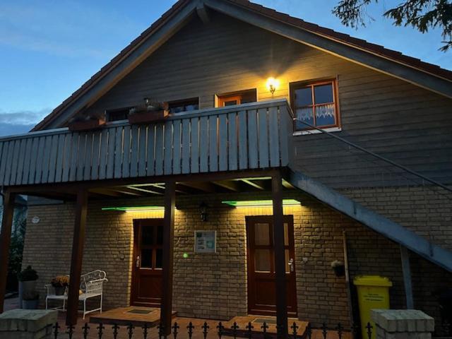 Haus Stoertebeker Appartements - Hotel Garni, Seebad ลุบมิน ภายนอก รูปภาพ