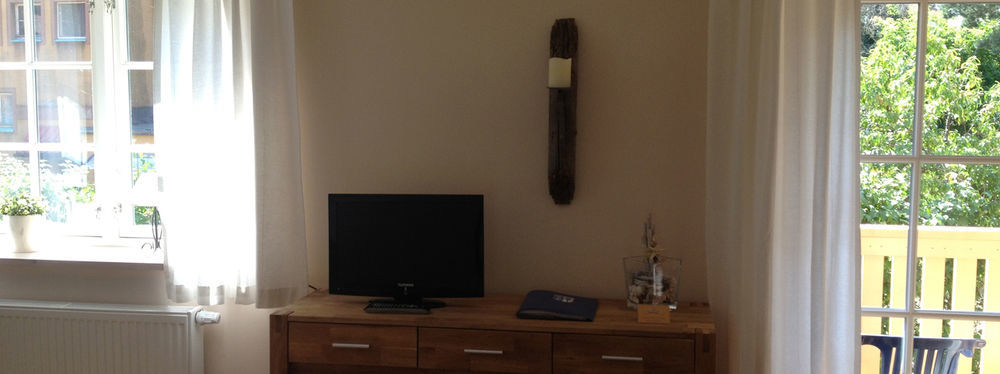 Haus Stoertebeker Appartements - Hotel Garni, Seebad ลุบมิน ภายนอก รูปภาพ