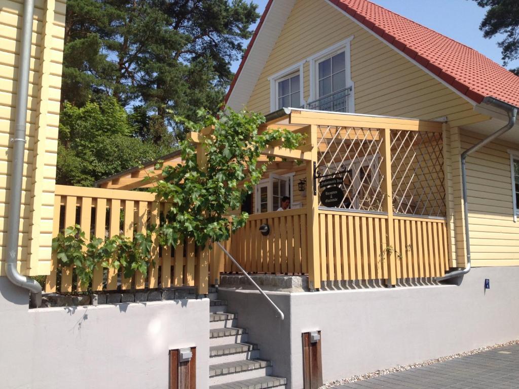 Haus Stoertebeker Appartements - Hotel Garni, Seebad ลุบมิน ภายนอก รูปภาพ