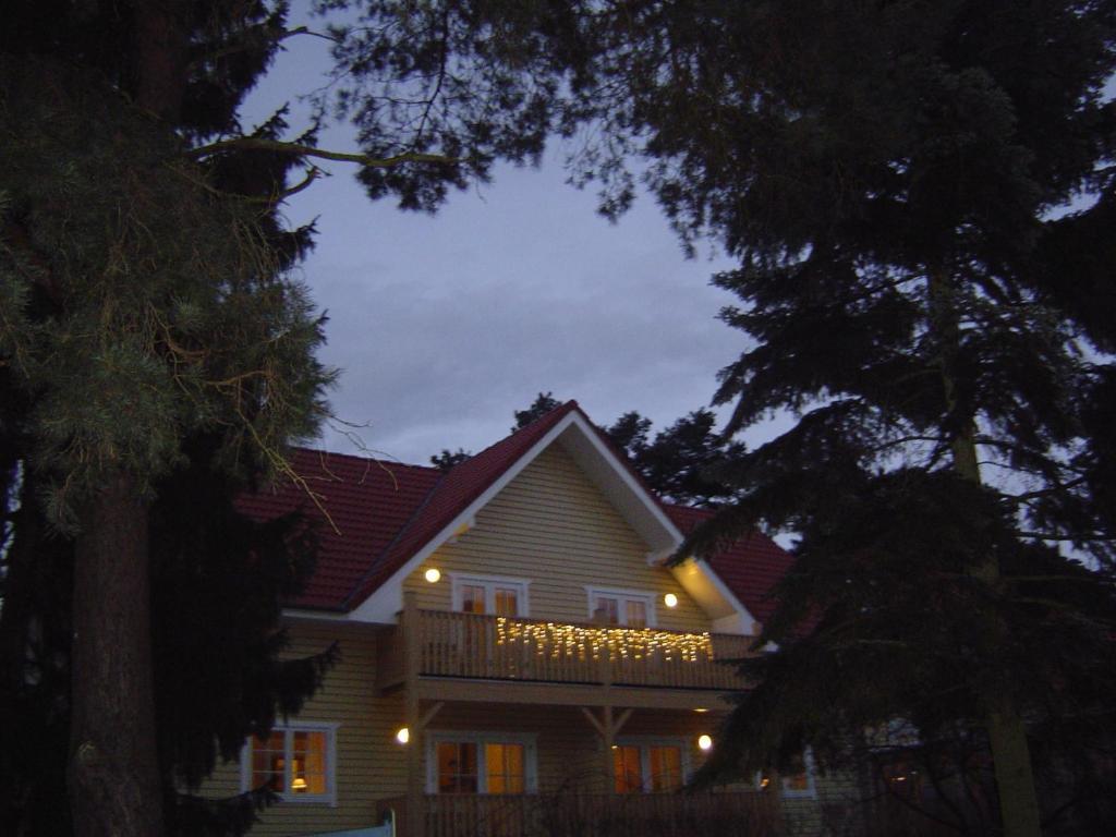 Haus Stoertebeker Appartements - Hotel Garni, Seebad ลุบมิน ภายนอก รูปภาพ