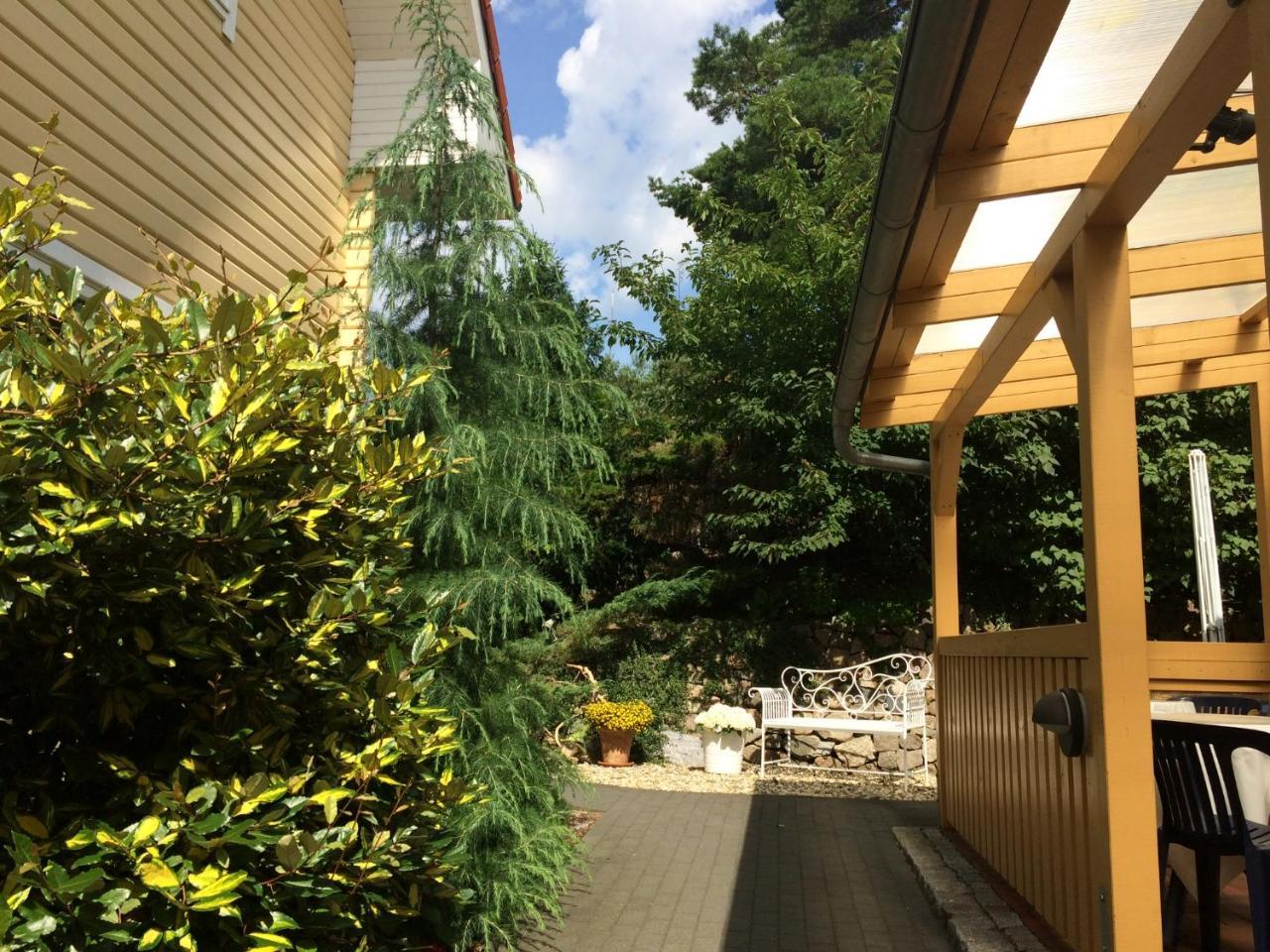 Haus Stoertebeker Appartements - Hotel Garni, Seebad ลุบมิน ภายนอก รูปภาพ