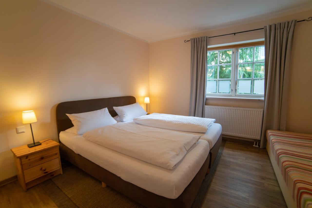 Haus Stoertebeker Appartements - Hotel Garni, Seebad ลุบมิน ภายนอก รูปภาพ