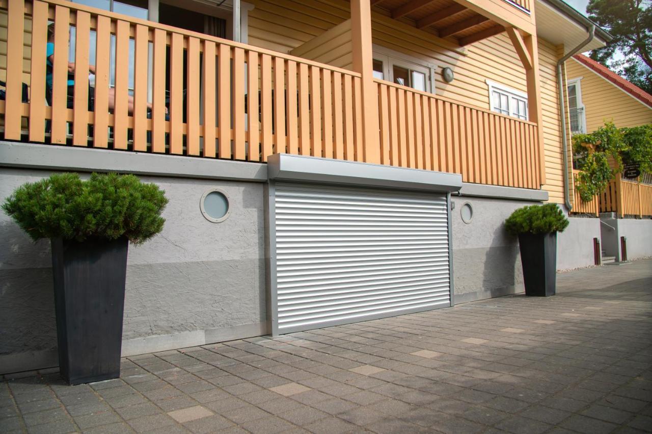 Haus Stoertebeker Appartements - Hotel Garni, Seebad ลุบมิน ภายนอก รูปภาพ