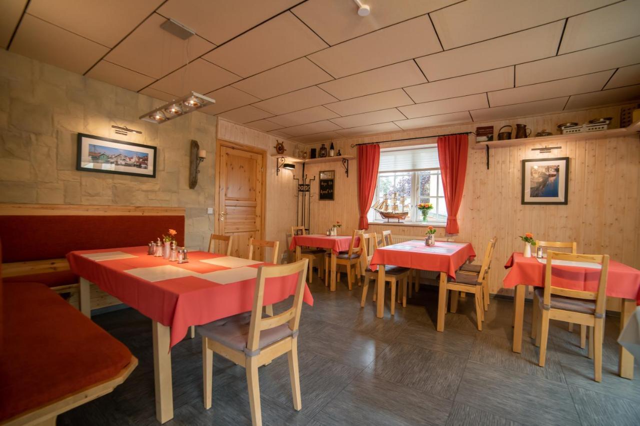Haus Stoertebeker Appartements - Hotel Garni, Seebad ลุบมิน ภายนอก รูปภาพ